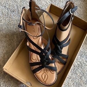 Black Gladiator style Born Sandals USA 9